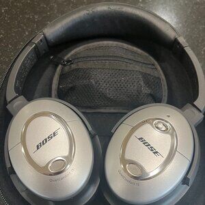Bose QuietComfort 15 wired headphones